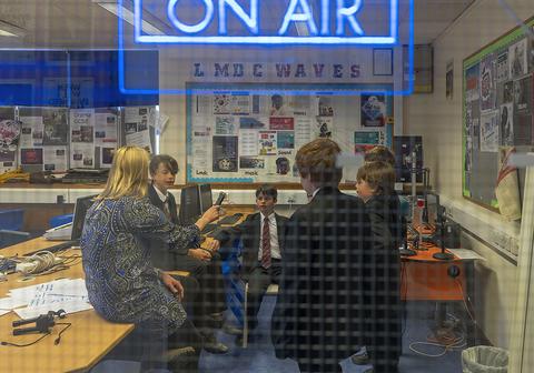 La Mare High student radio station